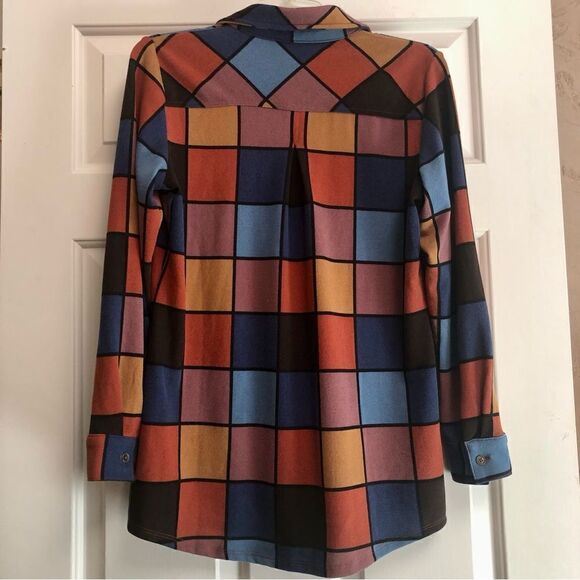 D & Co Women’s Retro Looking Stretch Long Sleeve Button Up Blouse with Pockets - Picture 3 of 12